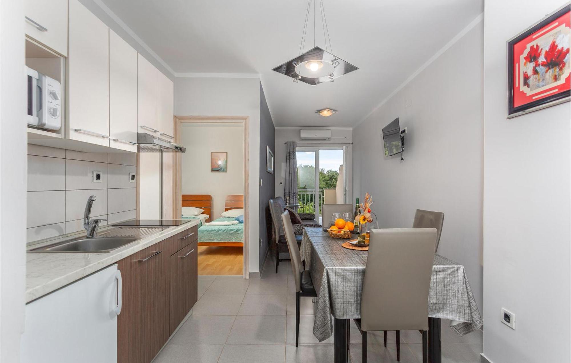 Beautiful Apartment In Pinezici With Wifi Exterior foto