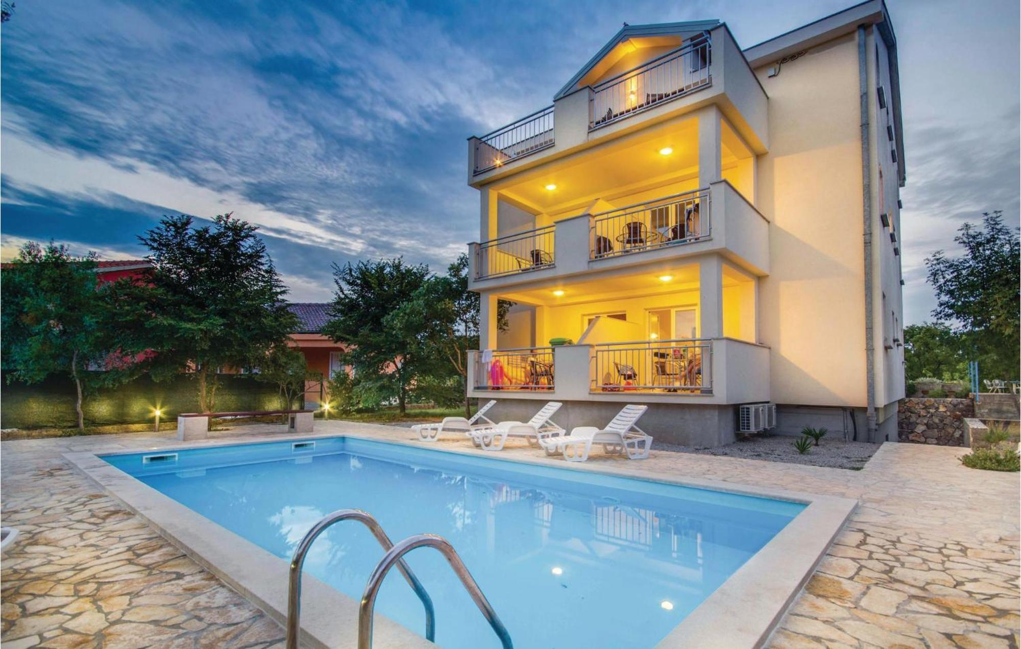 Beautiful Apartment In Pinezici With Wifi Exterior foto