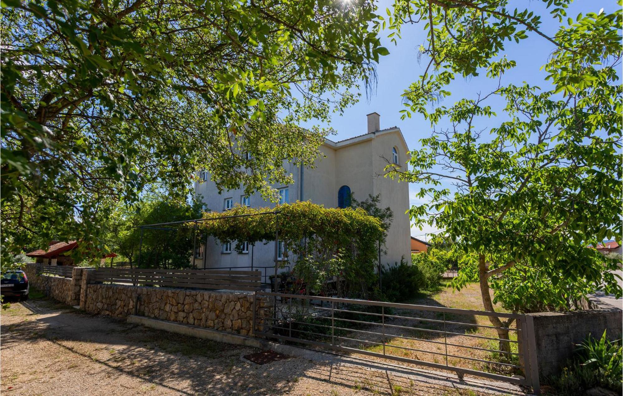 Beautiful Apartment In Pinezici With Wifi Exterior foto